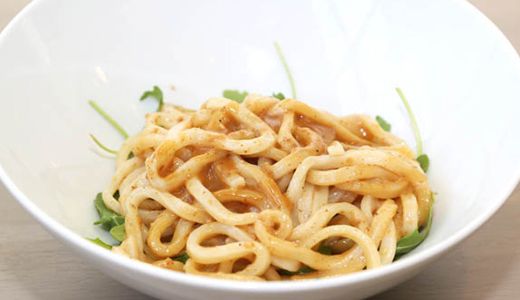 E13 – Salade de udon<br>sauce sésame