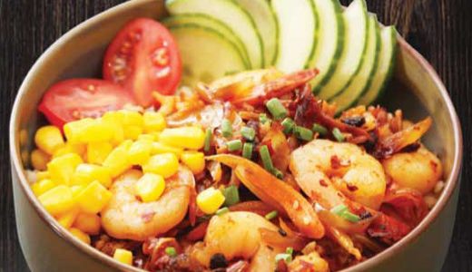Poke bowl crevettes sauce épicée